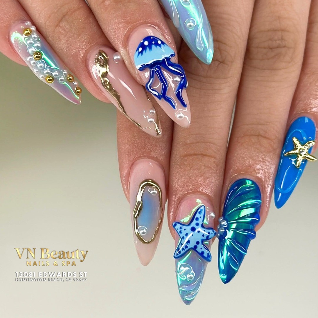 Trending July Nail Ideas